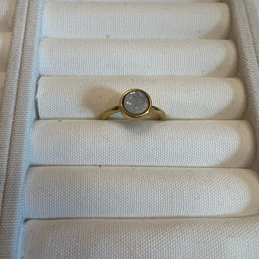 Kinsley Armelle Elegant Gold Ring with quartz stone